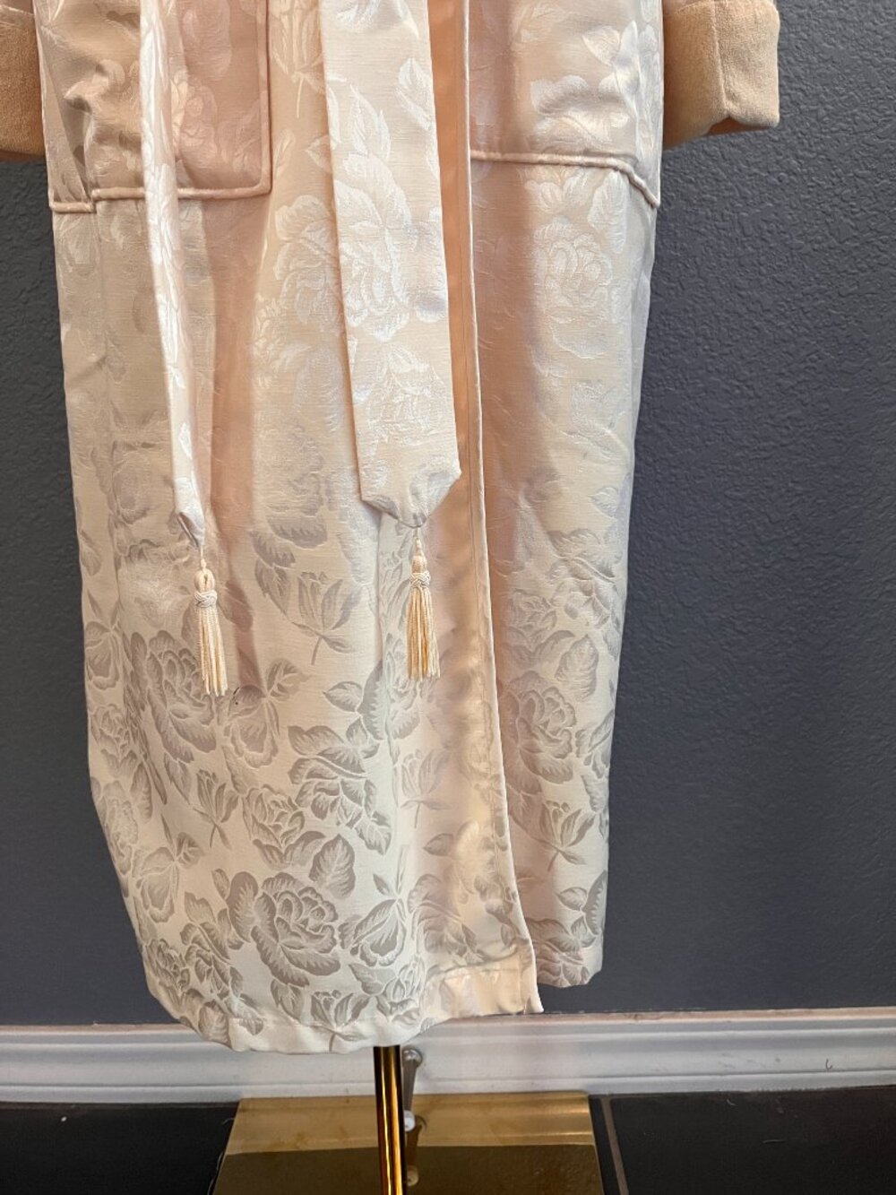 VINTAGE VICTORIA'S SECRET GOLD LABEL SATIN JACQUARD TERRY LINED ROBE NWOT XS/S - Picture 7 of 15